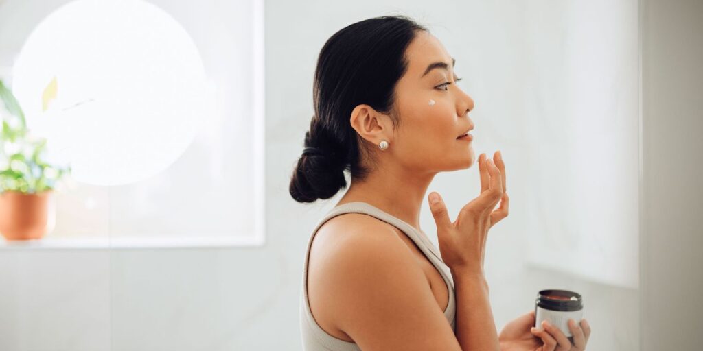 Un dermatólogo recomienda la crema con retinol para las arrugas de RoC