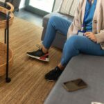 Las zapatillas deportivas que los trabajadores sanitarios dicen que alivian el dolor están a la venta